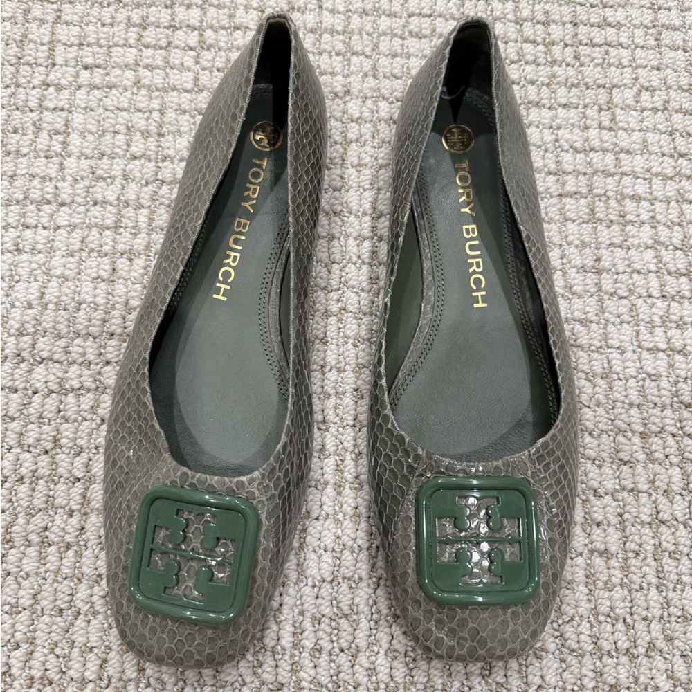 Tory Burch Ballet Flats in Green Snake Pattern
